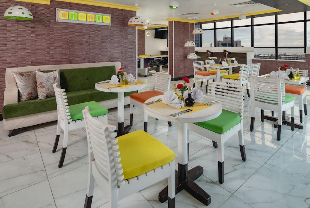 Golden Tulip Dar Es Salaam City Center Hotel Ngoại thất bức ảnh
