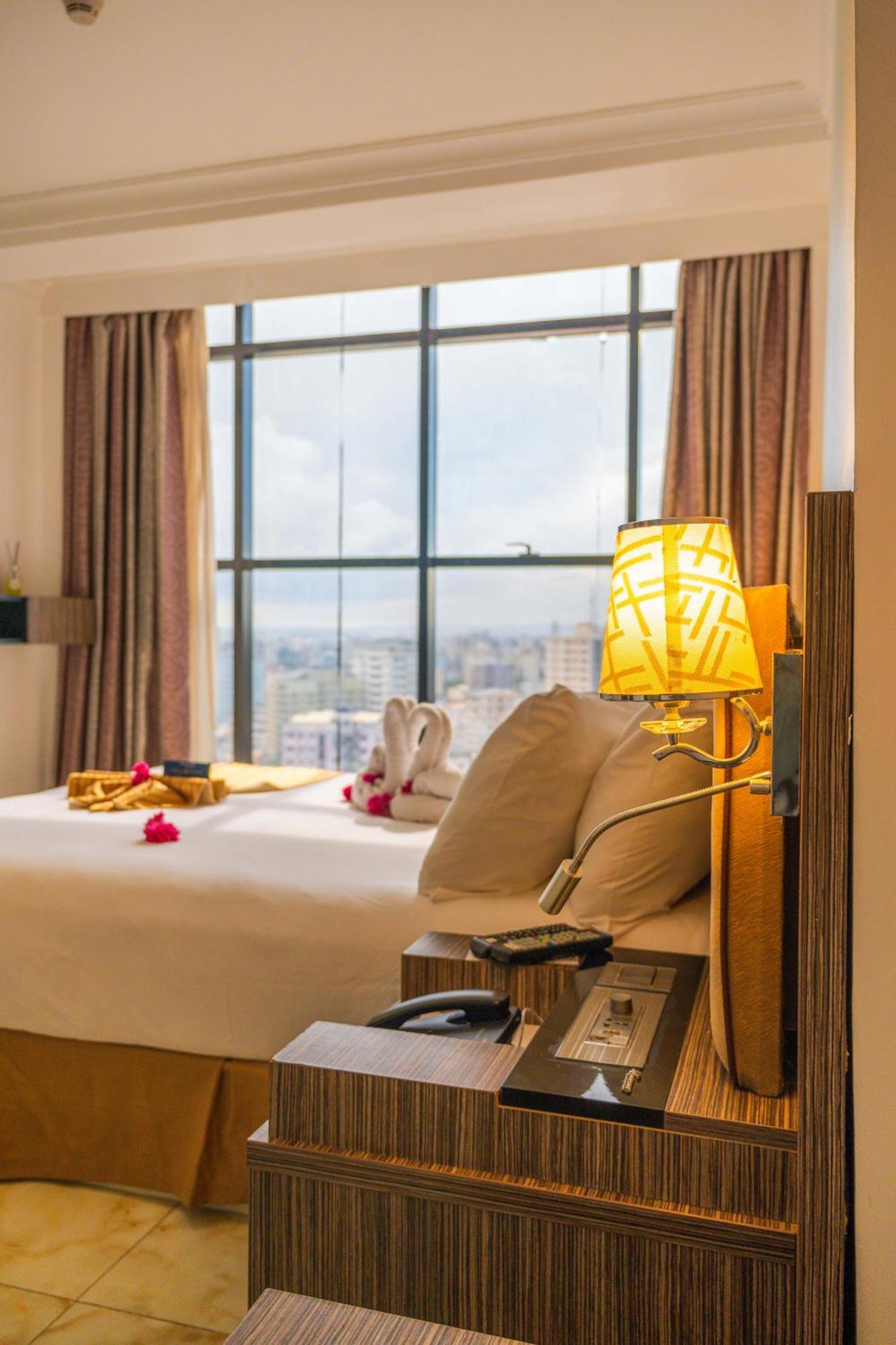 Golden Tulip Dar Es Salaam City Center Hotel Ngoại thất bức ảnh