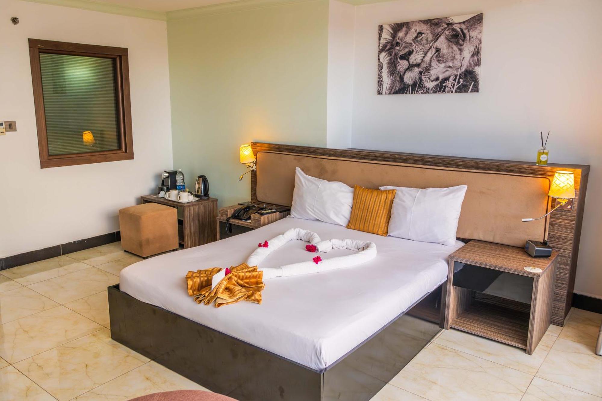 Golden Tulip Dar Es Salaam City Center Hotel Ngoại thất bức ảnh